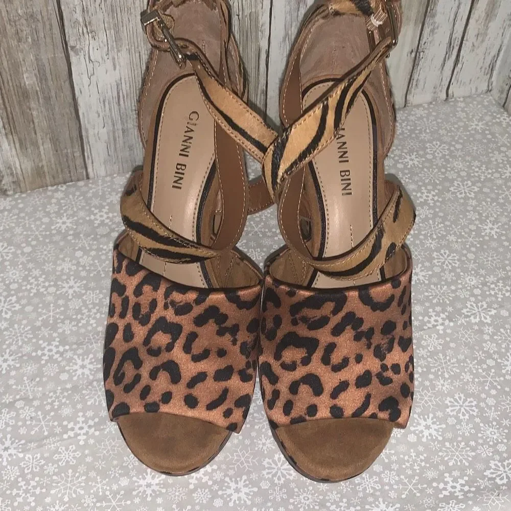 Gianni BINI‎ Calf Hair Leather Animal Print Strappy Heel Platform Sandals Size 6